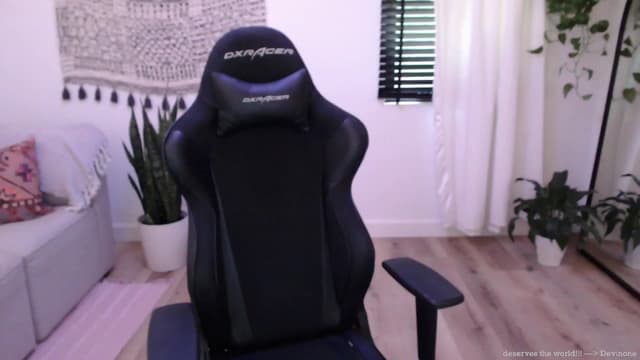 Gallery image thumbnail from Marie's myfreecams stream on, 07/01/2024, 23:17 image 6 of 20
