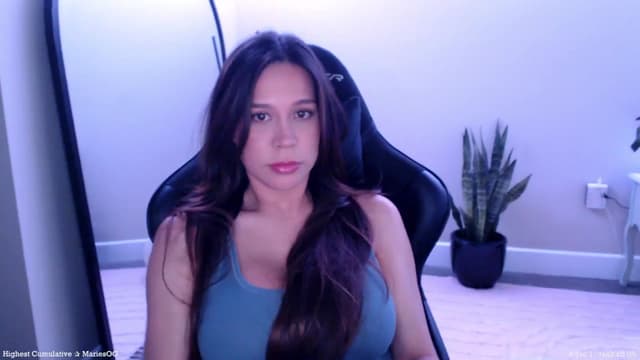 Gallery image thumbnail from Marie's myfreecams stream on, 05/28/2025, 24:26 image 2 of 20
