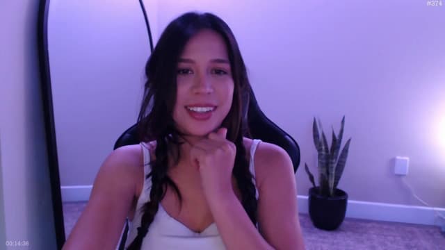 Gallery image thumbnail from Marie's myfreecams stream on, 09/11/2025, 22:03 image 18 of 20
