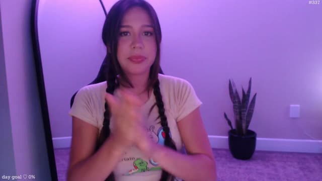 Gallery image thumbnail from Marie's myfreecams stream on, 09/24/2025, 24:01 image 2 of 20