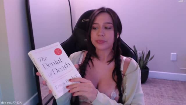 Gallery image thumbnail from Marie's myfreecams stream on, 12/31/2025, 01:31 image 9 of 20