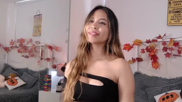 Gallery image thumbnail from Megui's myfreecams stream on, 10/02/2025, 12:11 image 16 of 20