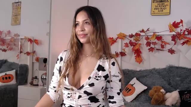 Gallery image thumbnail from Megui's myfreecams stream on, 10/08/2025, 09:46 image 16 of 20