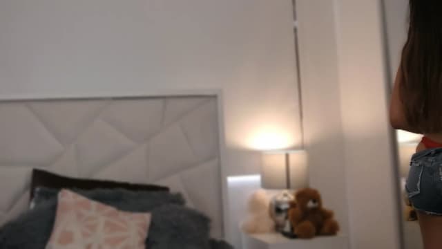 Gallery image thumbnail from Megui's myfreecams stream on, 04/28/2026, 15:25 image 5 of 20