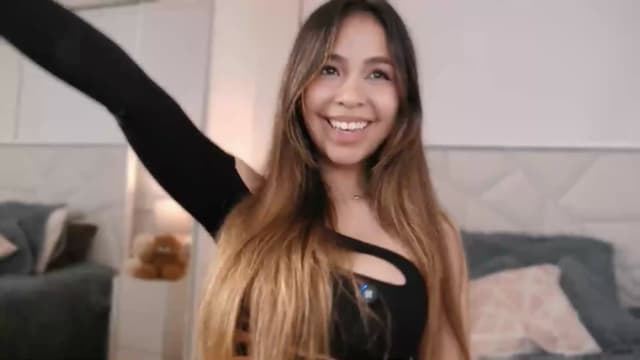 Gallery image thumbnail from Megui's myfreecams stream on, 06/09/2026, 03:41 image 6 of 20