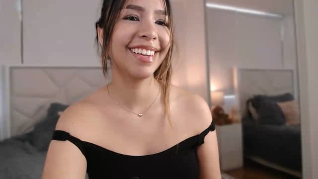 Gallery image thumbnail from Megui's myfreecams stream on, 06/14/2026, 13:33 image 2 of 20