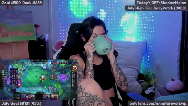 Gallery image thumbnail from Melon's myfreecams stream on, 07/31/2025, 03:36 image 11 of 20