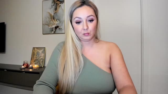 Gallery image thumbnail from Mi_Ha's myfreecams stream on, 11/16/2022, 16:56 image 14 of 20