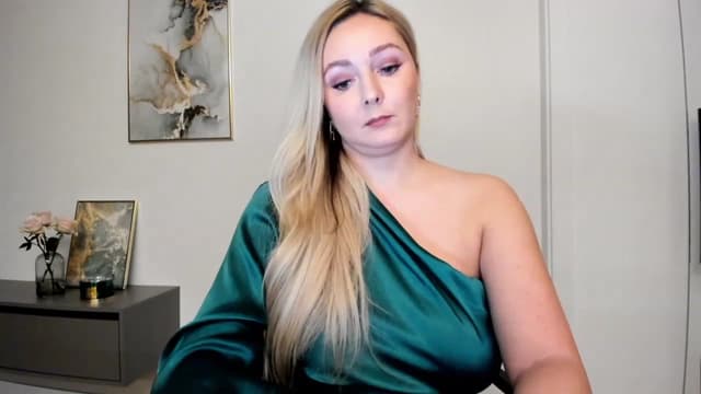 Gallery image thumbnail from Mi_Ha's myfreecams stream on, 11/21/2022, 14:48 image 15 of 20