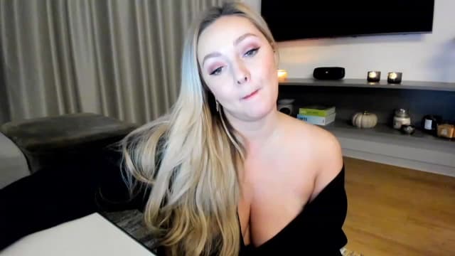 Gallery image thumbnail from Mi_Ha's myfreecams stream on, 12/01/2022, 15:55 image 10 of 20