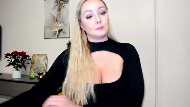 Gallery image thumbnail from Mi_Ha's myfreecams stream on, 12/05/2022, 15:30 image 16 of 20