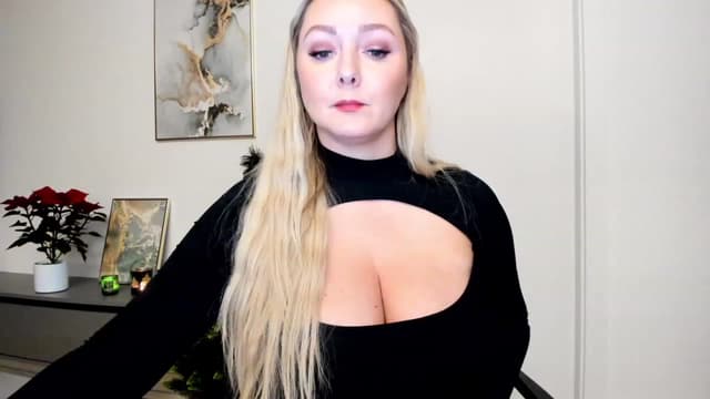 Gallery image thumbnail from Mi_Ha's myfreecams stream on, 12/05/2022, 16:55 image 8 of 20