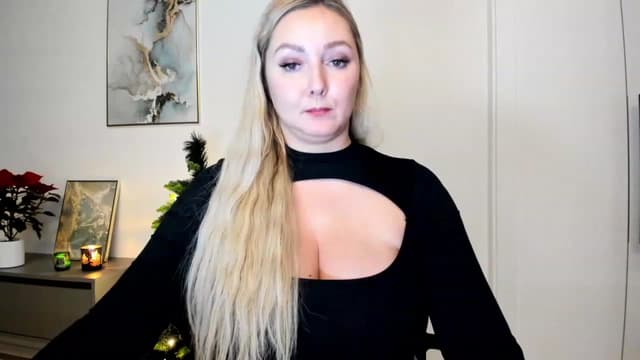 Gallery image thumbnail from Mi_Ha's myfreecams stream on, 12/05/2022, 23:15 image 16 of 20