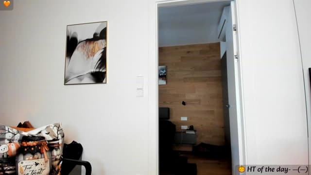 Gallery image thumbnail from Mi_Ha's myfreecams stream on, 10/04/2023, 14:36 image 3 of 20