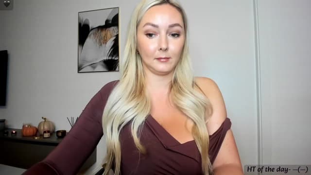 Gallery image thumbnail from Mi_Ha's myfreecams stream on, 11/02/2023, 16:12 image 9 of 20