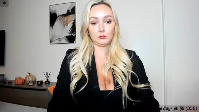 Gallery image thumbnail from Mi_Ha's myfreecams stream on, 11/04/2023, 15:49 image 17 of 20