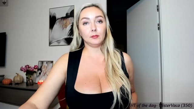 Gallery image thumbnail from Mi_Ha's myfreecams stream on, 11/08/2023, 23:43 image 6 of 20