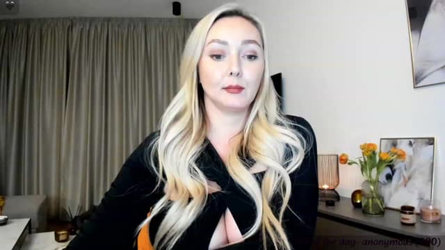 Gallery image thumbnail from Mi_Ha's myfreecams stream on, 11/21/2023, 21:46 image 9 of 20