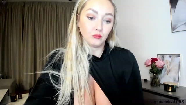 Gallery image thumbnail from Mi_Ha's myfreecams stream on, 11/30/2023, 15:23 image 12 of 20