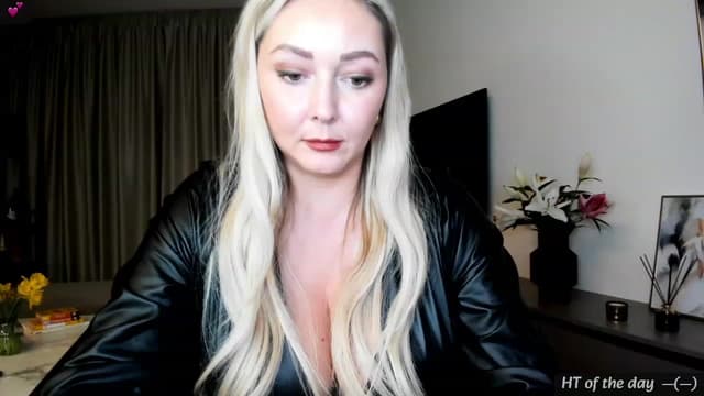 Gallery image thumbnail from Mi_Ha's myfreecams stream on, 02/15/2024, 22:32 image 5 of 20