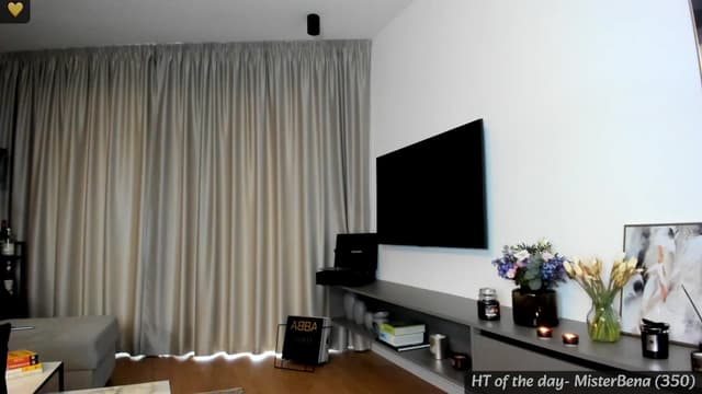 Gallery image thumbnail from Mi_Ha's myfreecams stream on, 04/03/2024, 15:38 image 18 of 20
