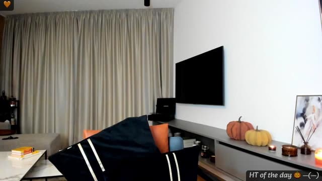 Gallery image thumbnail from Mi_Ha's myfreecams stream on, 10/06/2024, 14:51 image 3 of 20
