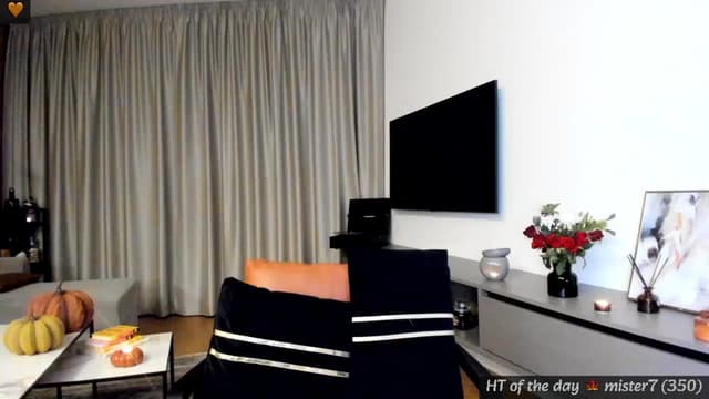 Gallery image thumbnail from Mi_Ha's myfreecams stream on, 11/14/2024, 16:38 image 12 of 20