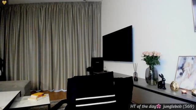 Gallery image thumbnail from Mi_Ha's myfreecams stream on, 04/01/2025, 17:00 image 17 of 20