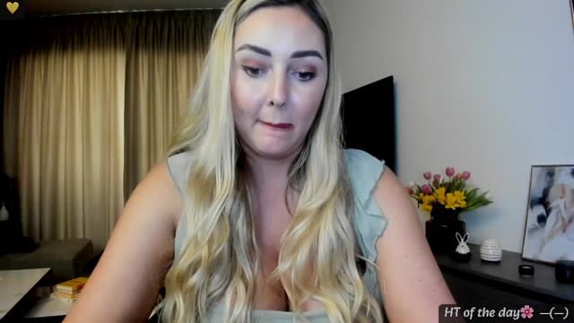 Gallery image thumbnail from Mi_Ha's myfreecams stream on, 04/16/2025, 17:31 image 2 of 20