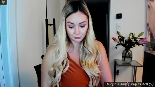 Gallery image thumbnail from Mi_Ha's myfreecams stream on, 05/25/2025, 13:59 image 14 of 20