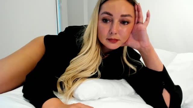 Gallery image thumbnail from Mi_Ha's myfreecams stream on, 06/18/2025, 17:01 image 14 of 20