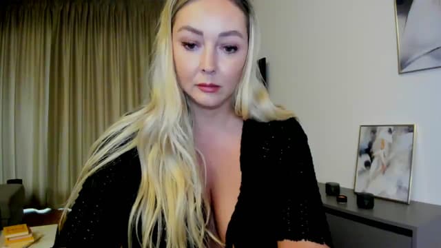 Gallery image thumbnail from Mi_Ha's myfreecams stream on, 07/08/2025, 15:00 image 7 of 20
