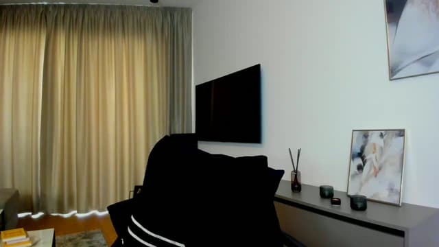 Gallery image thumbnail from Mi_Ha's myfreecams stream on, 07/10/2025, 14:30 image 8 of 20