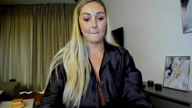 Gallery image thumbnail from Mi_Ha's myfreecams stream on, 07/25/2025, 14:31 image 6 of 20
