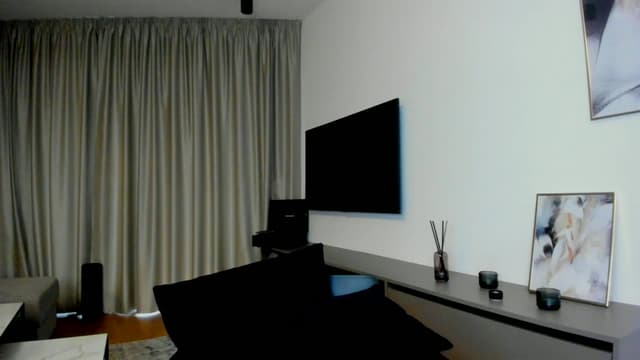 Gallery image thumbnail from Mi_Ha's myfreecams stream on, 08/05/2025, 15:27 image 14 of 20