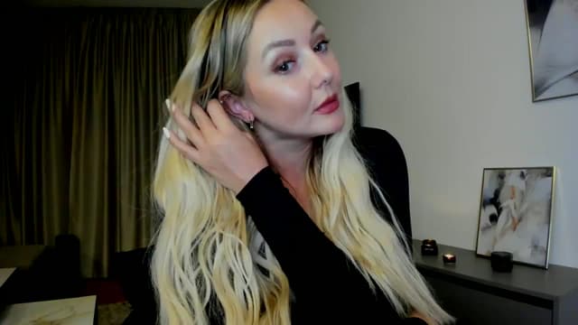 Gallery image thumbnail from Mi_Ha's myfreecams stream on, 08/06/2025, 21:27 image 15 of 20
