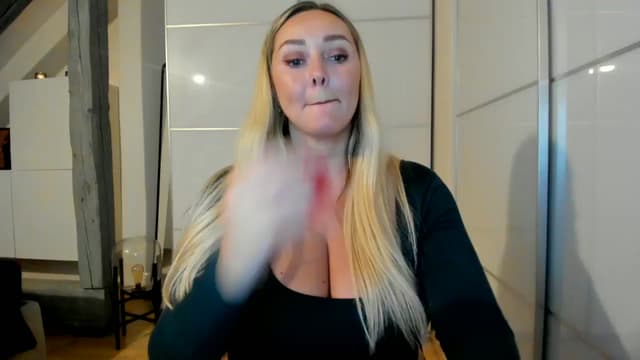 Gallery image thumbnail from Mi_Ha's myfreecams stream on, 09/01/2025, 21:14 image 3 of 20