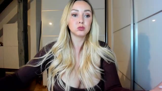 Gallery image thumbnail from Mi_Ha's myfreecams stream on, 09/15/2025, 20:23 image 3 of 20