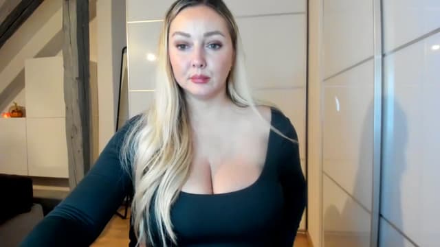 Gallery image thumbnail from Mi_Ha's myfreecams stream on, 09/28/2025, 21:47 image 3 of 20
