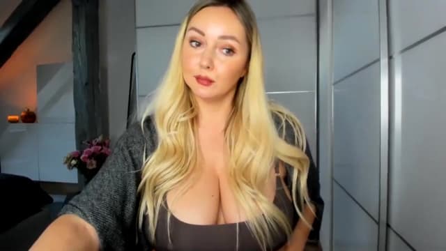 Gallery image thumbnail from Mi_Ha's myfreecams stream on, 09/29/2025, 16:22 image 18 of 20