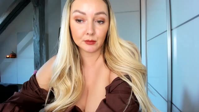 Gallery image thumbnail from Mi_Ha's myfreecams stream on, 09/30/2025, 16:32 image 5 of 20