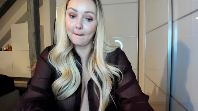 Gallery image thumbnail from Mi_Ha's myfreecams stream on, 10/05/2025, 20:30 image 15 of 20