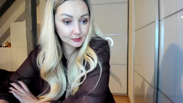 Gallery image thumbnail from Mi_Ha's myfreecams stream on, 10/05/2025, 20:30 image 13 of 20