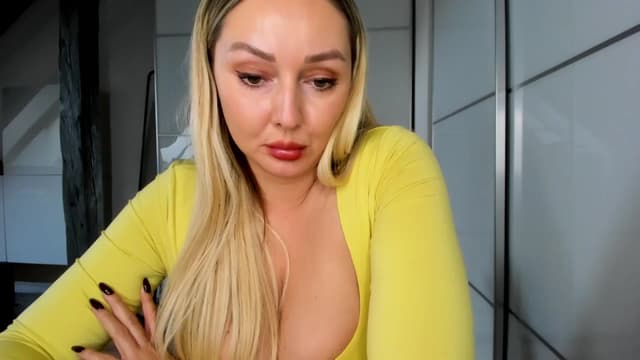 Gallery image thumbnail from Mi_Ha's myfreecams stream on, 10/07/2025, 15:31 image 11 of 20