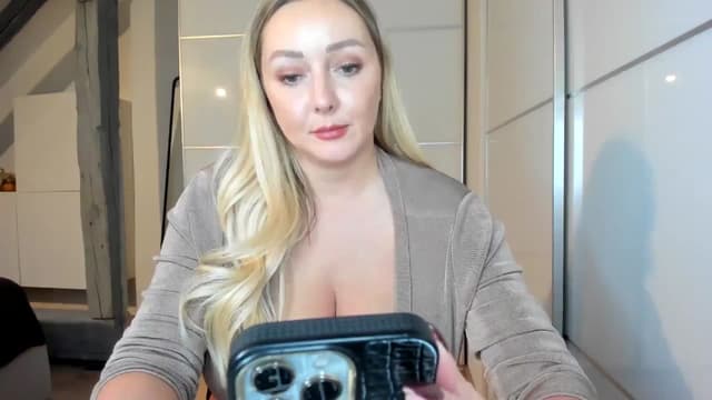 Gallery image thumbnail from Mi_Ha's myfreecams stream on, 10/09/2025, 16:42 image 2 of 20