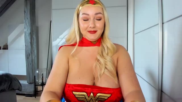 Gallery image thumbnail from Mi_Ha's myfreecams stream on, 10/31/2025, 14:04 image 5 of 20
