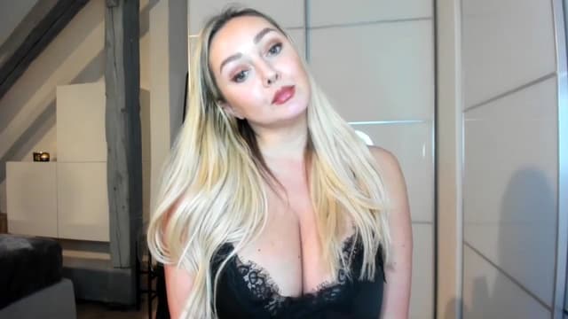 Gallery image thumbnail from Mi_Ha's myfreecams stream on, 11/05/2025, 22:16 image 17 of 20