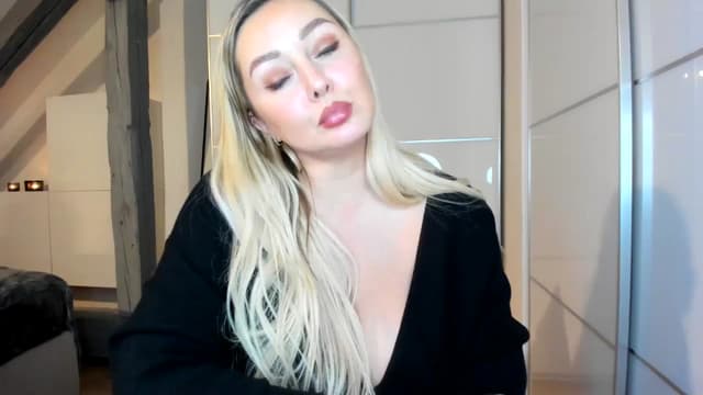 Gallery image thumbnail from Mi_Ha's myfreecams stream on, 11/11/2025, 17:25 image 20 of 20