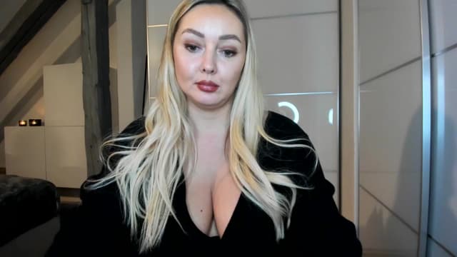 Gallery image thumbnail from Mi_Ha's myfreecams stream on, 11/11/2025, 22:28 image 18 of 20