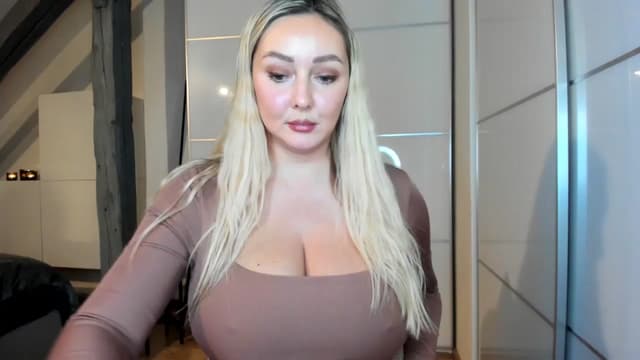 Gallery image thumbnail from Mi_Ha's myfreecams stream on, 11/13/2025, 16:34 image 19 of 20